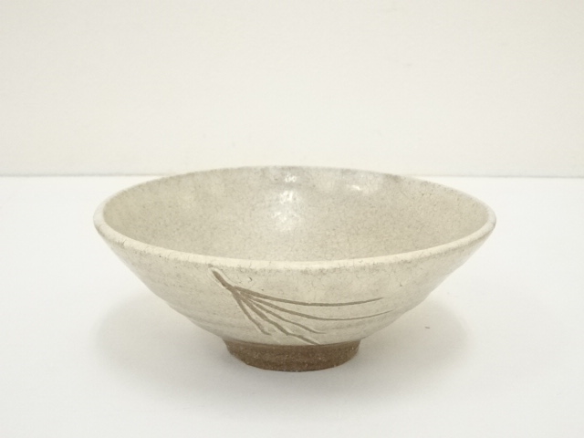 山茶碗　美濃　白瓷　灰釉　古窯　古陶　古美術　埋蔵文化財　発掘　出土　骨董　陶器 山茶碗 美濃 白瓷 灰釉 古窯 古陶 古美術 埋蔵文化財 発掘 出土